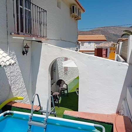 Casa Patio de Los Naranjos Piscina privada Alcaucín Exterior foto