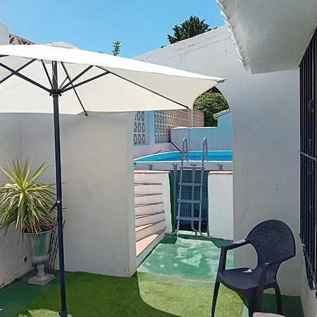 Casa Patio de Los Naranjos Piscina privada Alcaucín Exterior foto