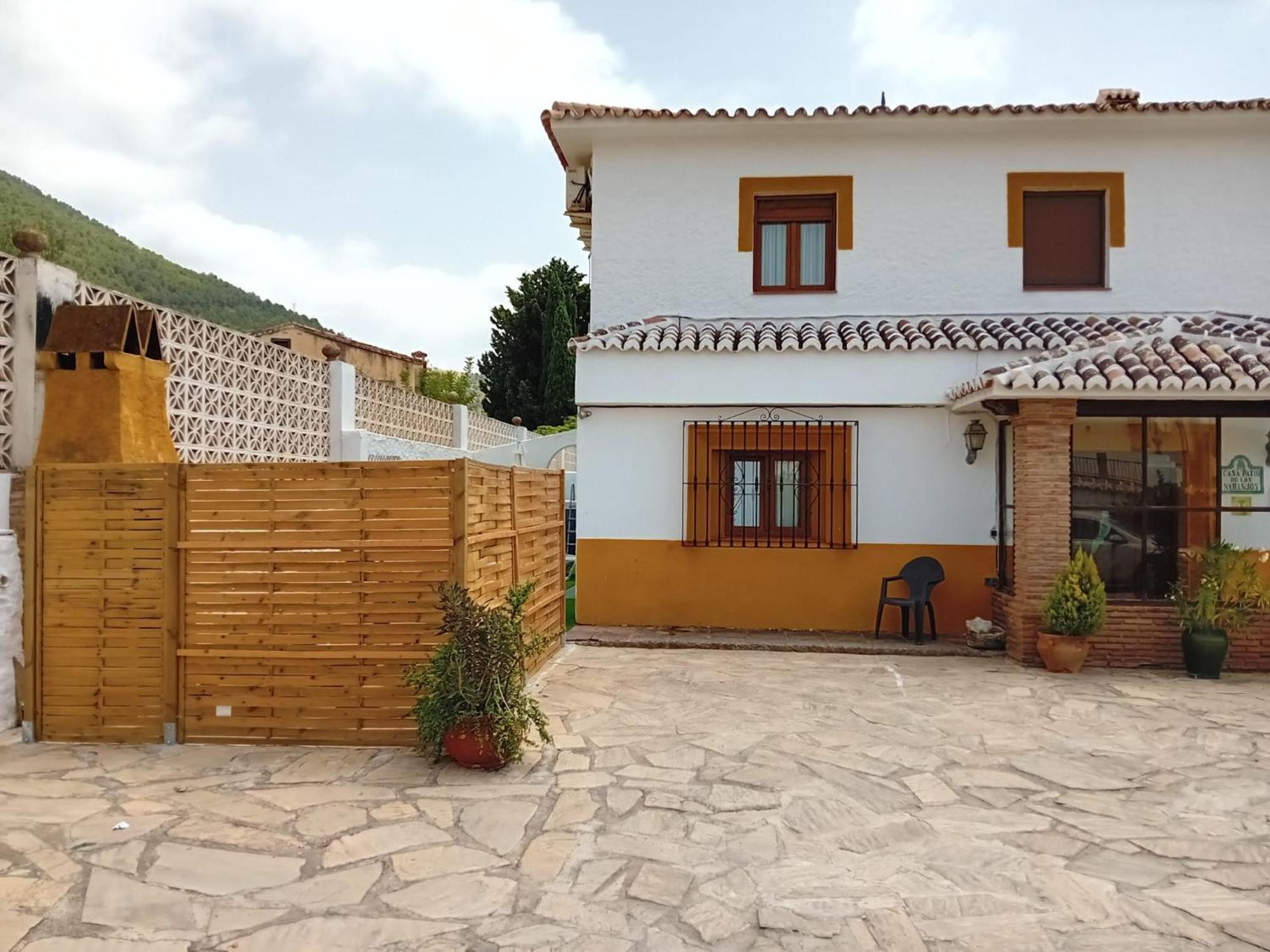 Casa Patio de Los Naranjos Piscina privada Alcaucín Exterior foto