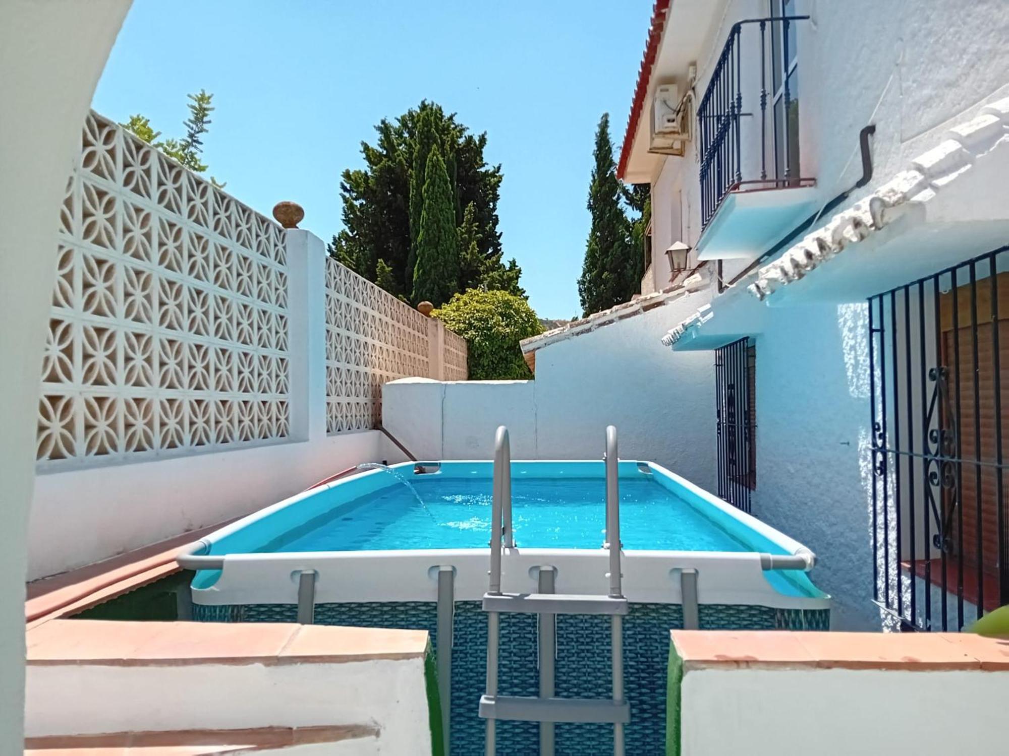 Casa Patio de Los Naranjos Piscina privada Alcaucín Exterior foto